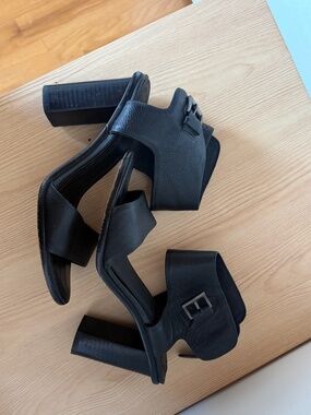 Joie | Black Leather Platform Sandals | Size 7.5